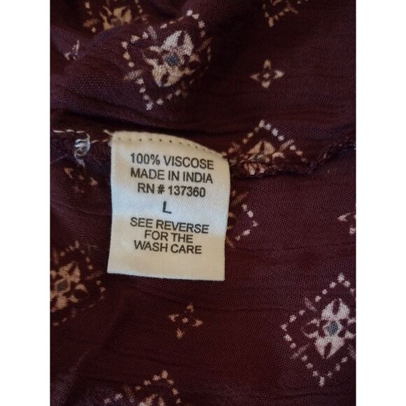 Live 4 Truth Blouse Sleeveless Maroon with Geometric Pattern Crochet Details - Picture 10 of 10